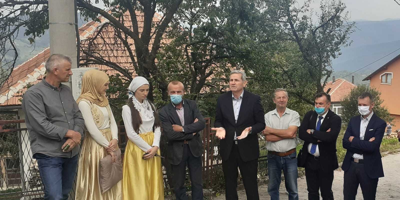 IMG-ebac94bf754818759cc49731581babf0-V