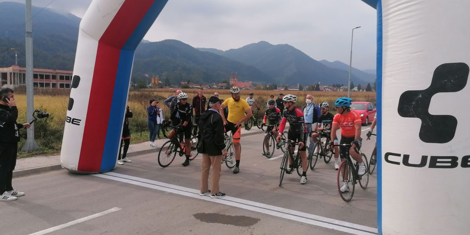 IMG-f30d461d98ec33af8bd07e602f9e6cc2-V