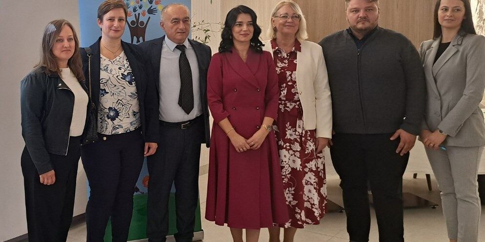 IMG-8ec0a6db64d99322c95a31e0c53599e6-V