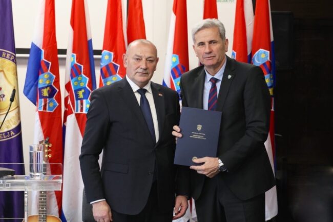 1e4fc67d-d990-4730-9deb-189ae6cc6872